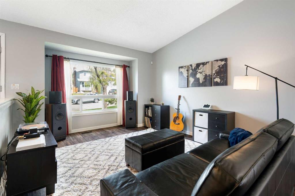 Fifth View of 8 Hawkwood Place NW, Hawkwood, Calgary, Alberta, T3G 1X6