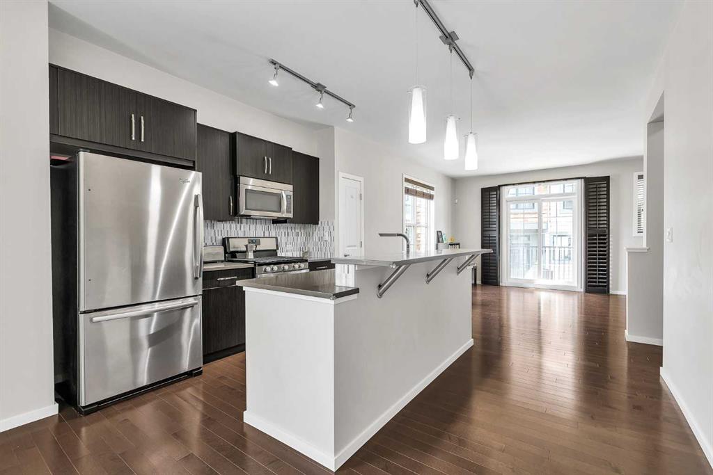 439 Ascot Circle SW, A2313908, Alberta,