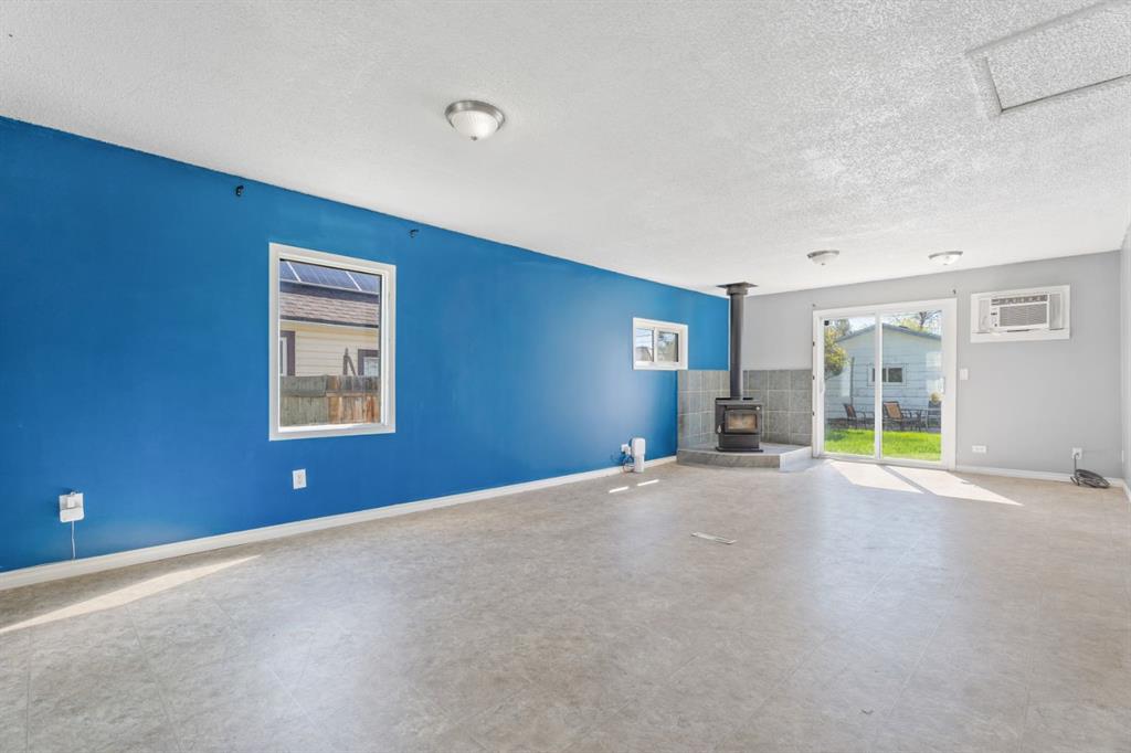 Fifth View of 223 2 Street N, NONE, Vulcan, Alberta, T0L 2B0