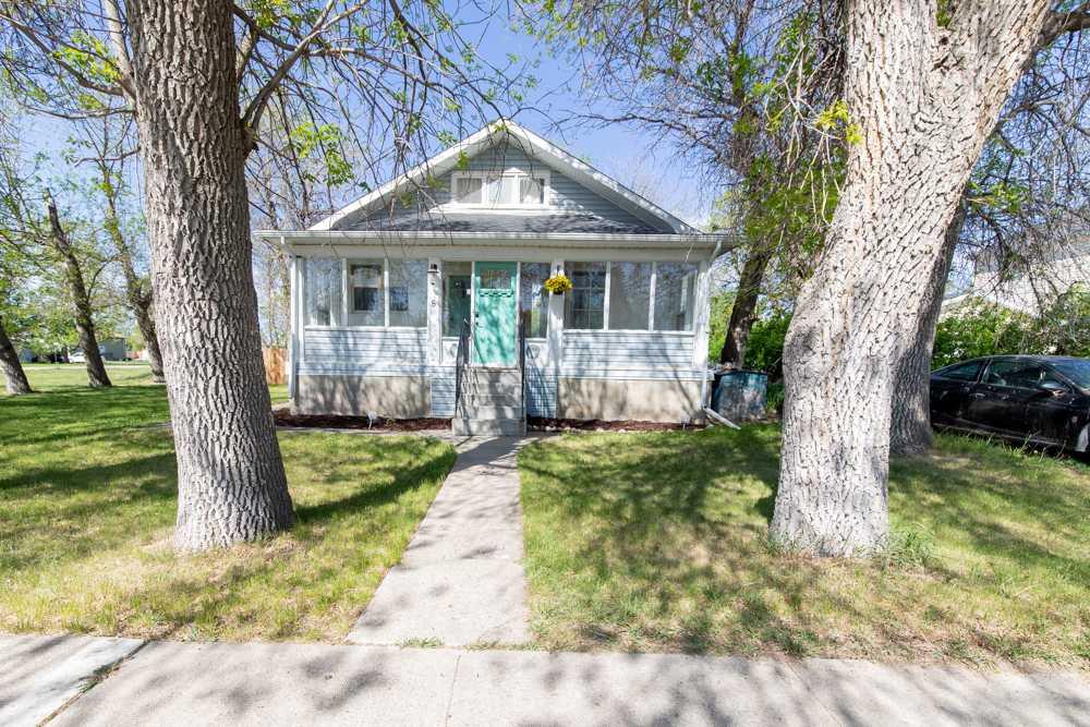 8 N 2 Street W, A2314062, Alberta,