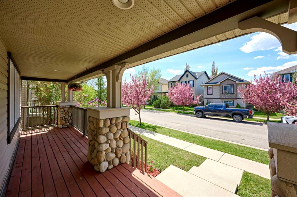 Fourth View of 383 Prestwick Close SE, McKenzie Towne, Calgary, Alberta, T2Z 4Y5