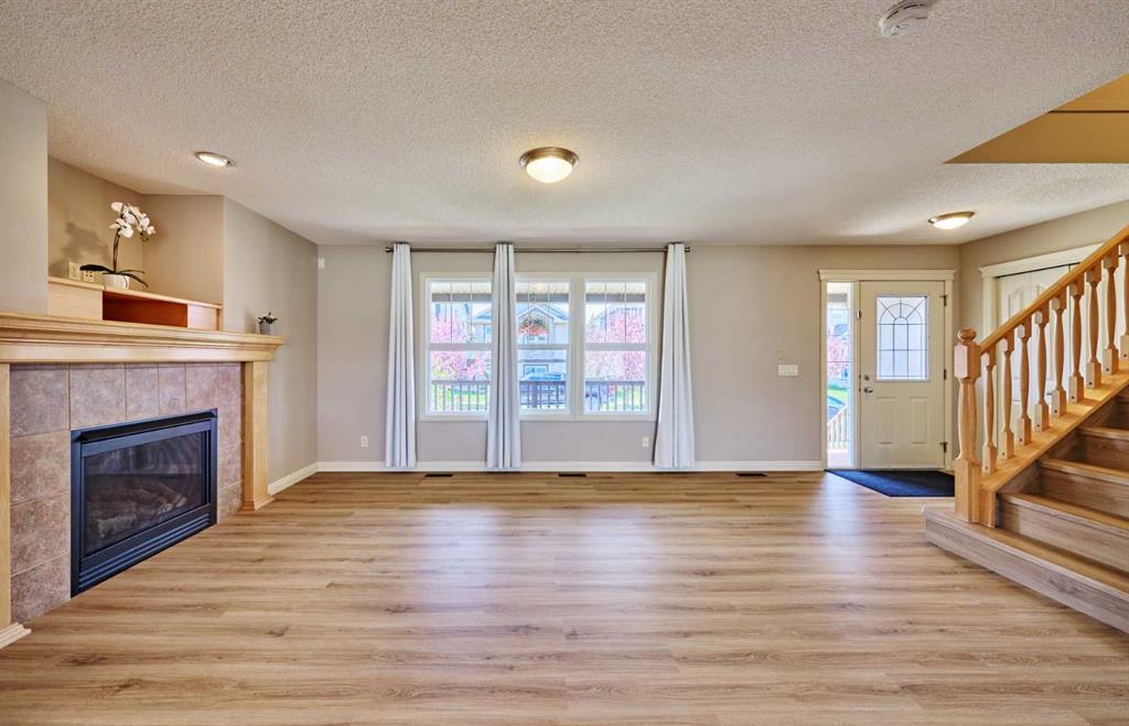 Fifth View of 383 Prestwick Close SE, McKenzie Towne, Calgary, Alberta, T2Z 4Y5