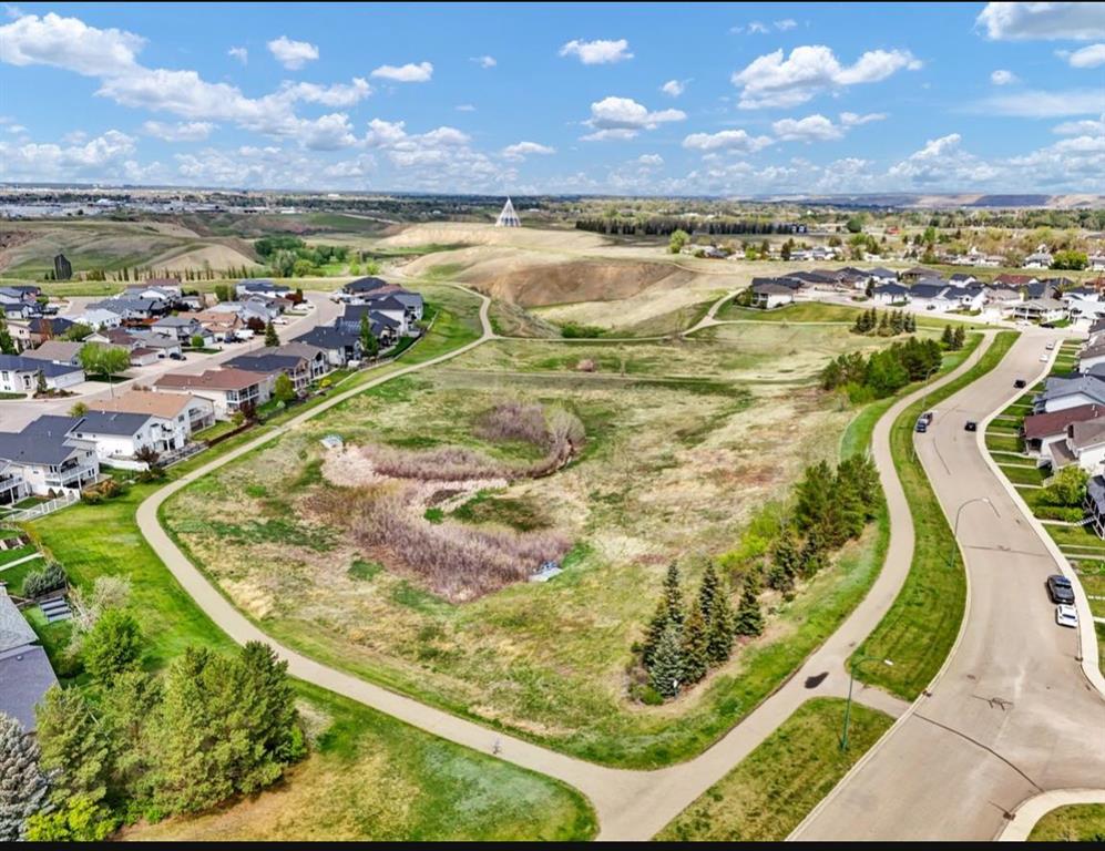2, 89 Sunrise Way SW, A2314129, Alberta,