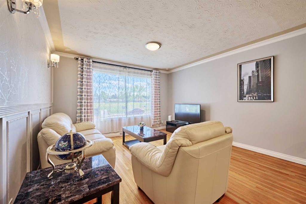 Fifth View of 812A 69 Avenue SW, Kingsland, Calgary, Alberta, T2V 0P3