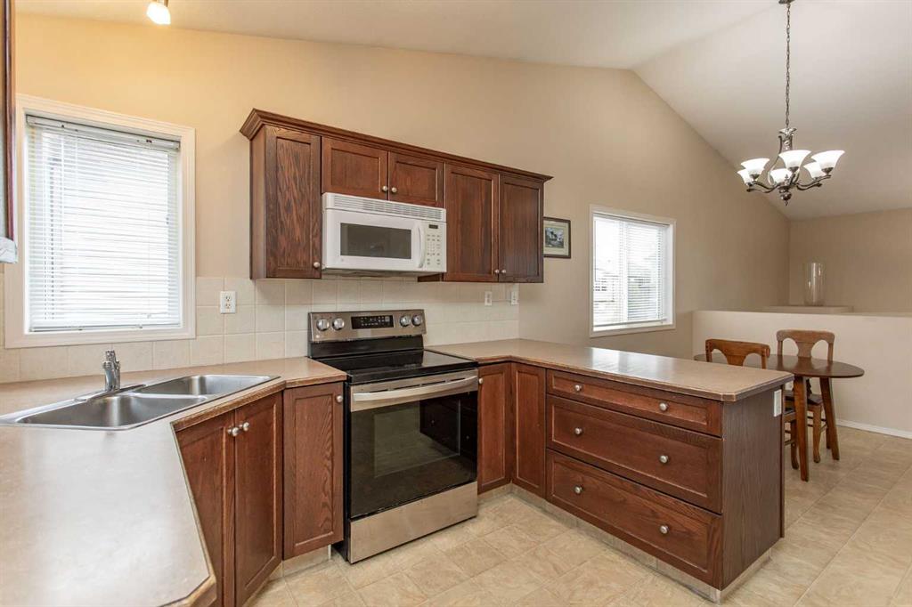 Fifth View of 109 Inglewood Drive , Inglewood West, Red Deer, Alberta, T4R 0B2