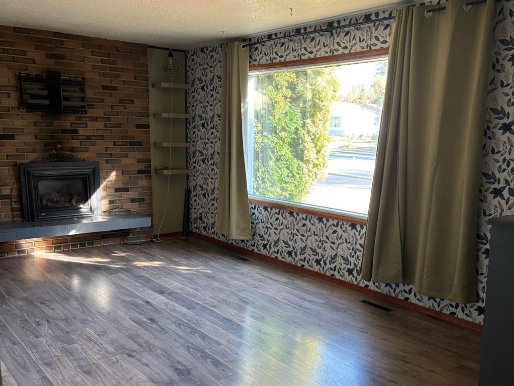 Fifth View of 9636 108 Avenue , VLA Montrose, Grande Prairie, Alberta, T8V 1N4