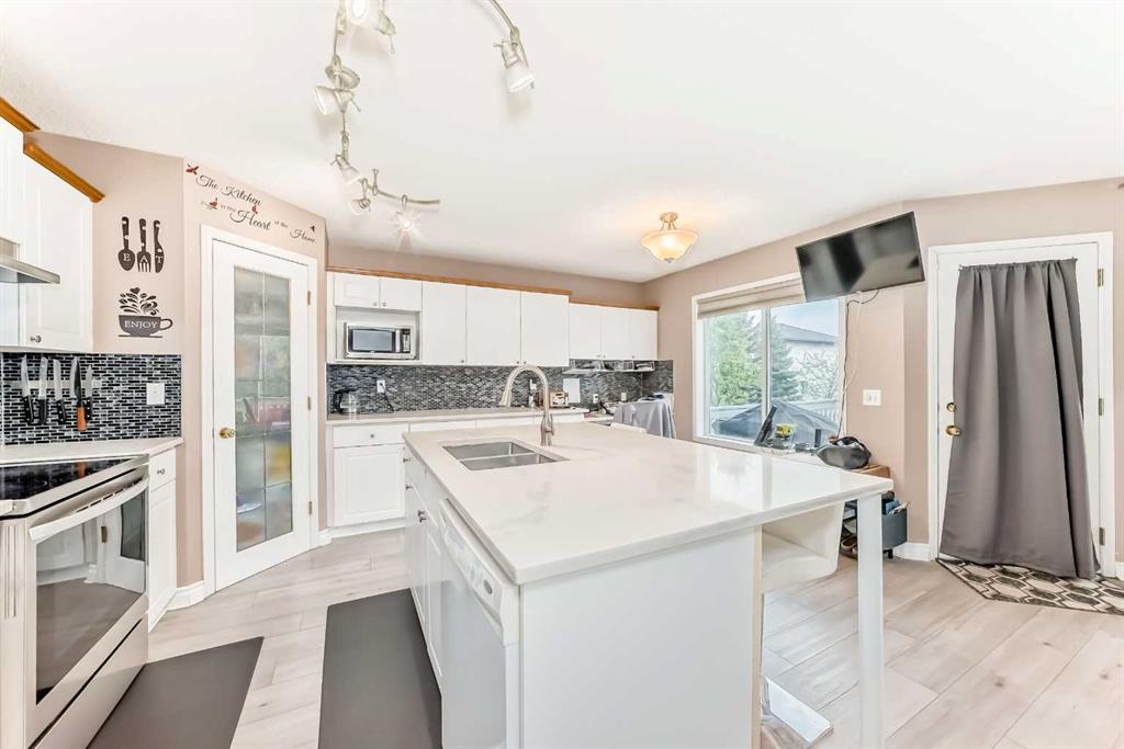 Fourth View of 144 Douglas Ridge Circle SE, Douglasdale/Glen, Calgary, Alberta, T3M3C2
