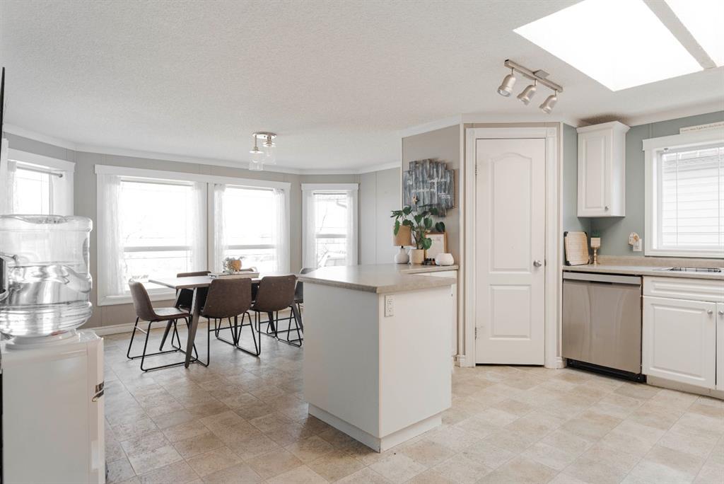 Fourth View of 521 Mckinlay Crescent , Timberlea, Fort McMurray, Alberta, T9K 2R6