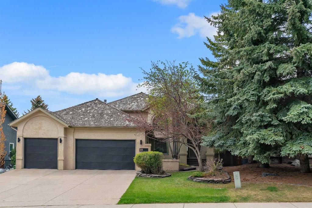19 Coach Gate Way SW, A2314385, Alberta,