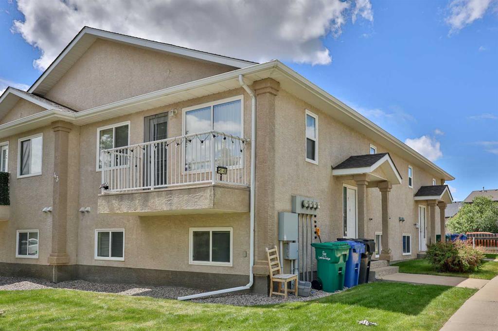 Second View of 1, 43 Highlands Place W, West Highlands, Lethbridge, Alberta, T1J 4Y3