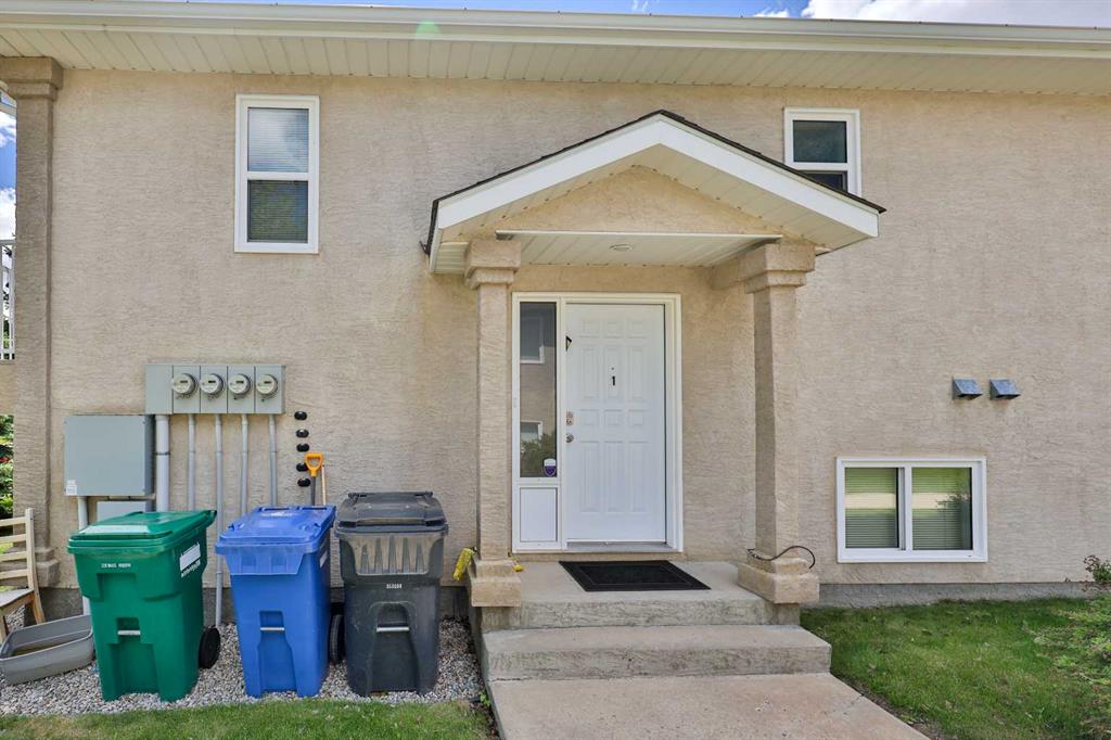 Fourth View of 1, 43 Highlands Place W, West Highlands, Lethbridge, Alberta, T1J 4Y3