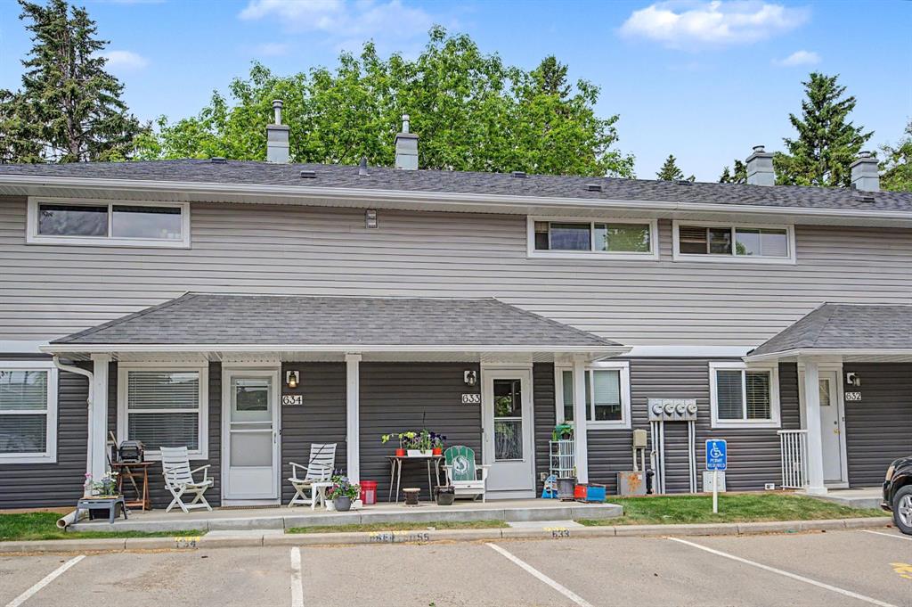 Second View of 633 Regal Park NE, Renfrew, Calgary, Alberta, T2E 0S6