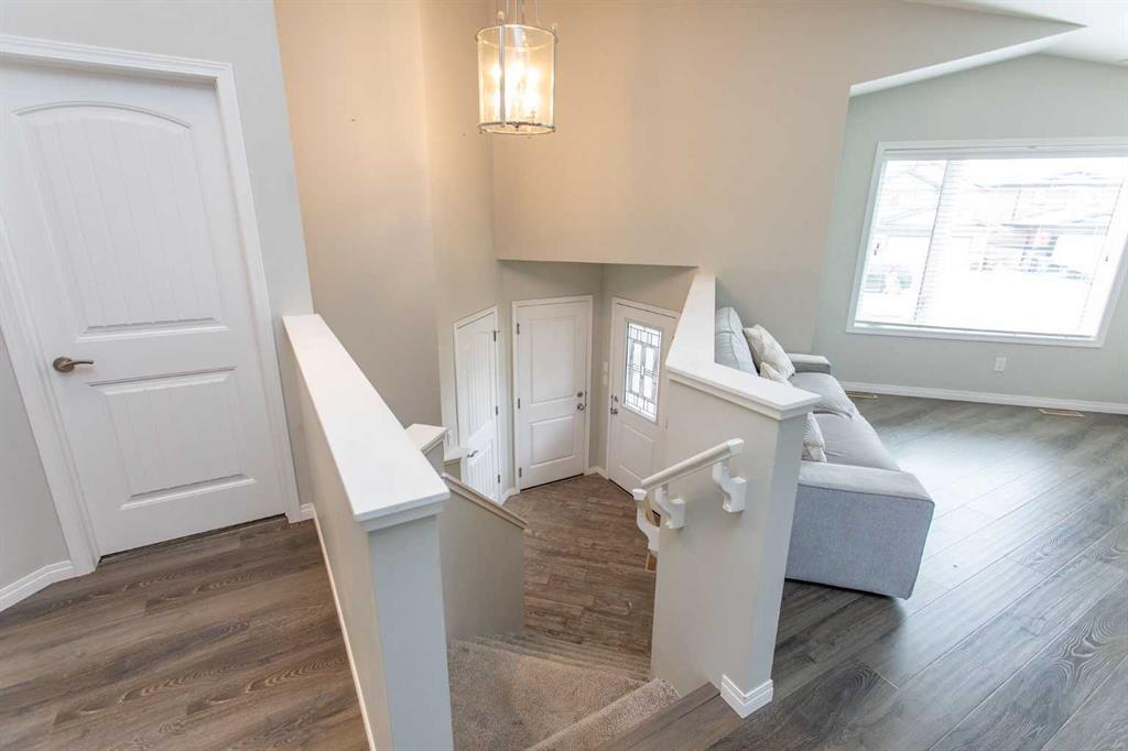 Fourth View of 5 Henderson Close , Hawkridge Estates, Penhold, Alberta, T0M 1R0