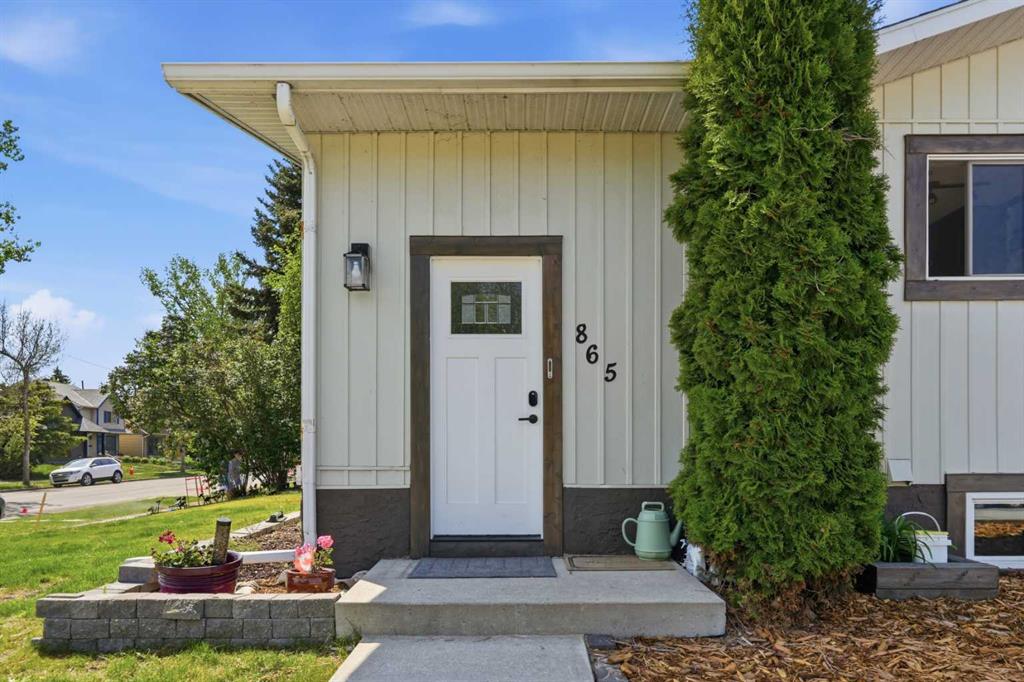 Fourth View of 865 Queensland Drive SE, Queensland, Calgary, Alberta, T2J 5E4