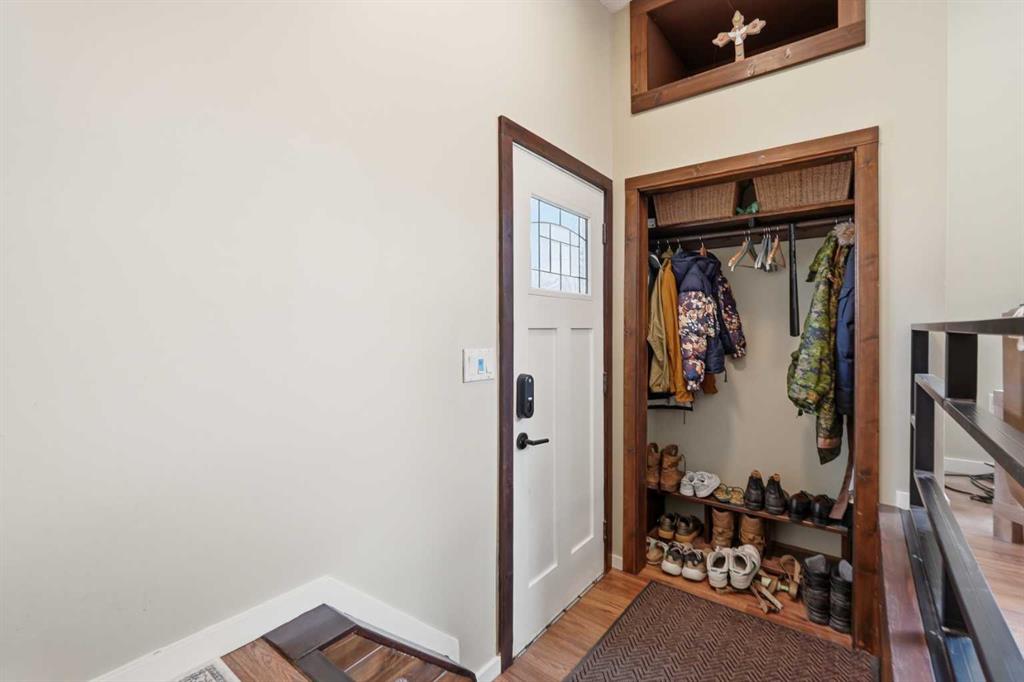 Fifth View of 865 Queensland Drive SE, Queensland, Calgary, Alberta, T2J 5E4