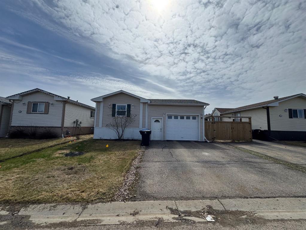 208 Mitchell Drive , A2314498, Alberta,