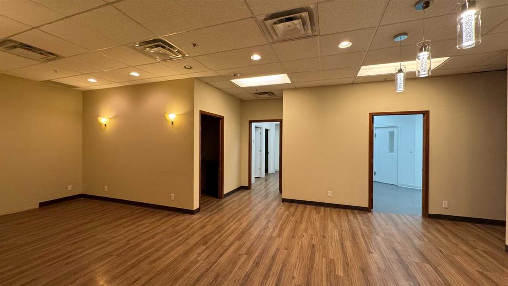 Third View of 24, 2500 4 Street SW, Mission, Calgary, Alberta, T2S 1X6