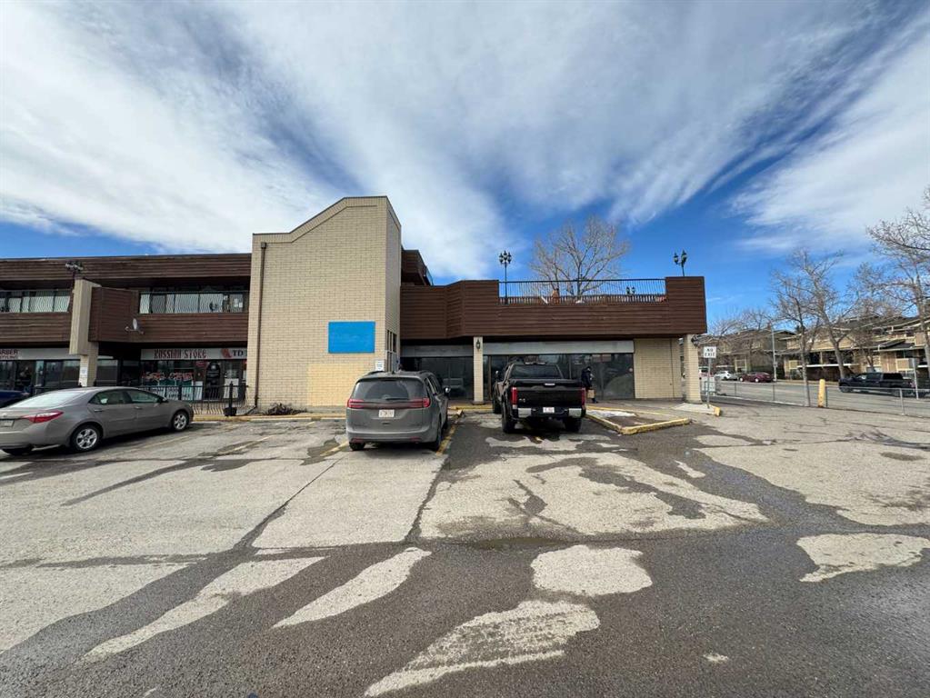 Third View of 1, 523 Woodpark Boulevard SW, Woodlands, Calgary, Alberta, T2W 4J3