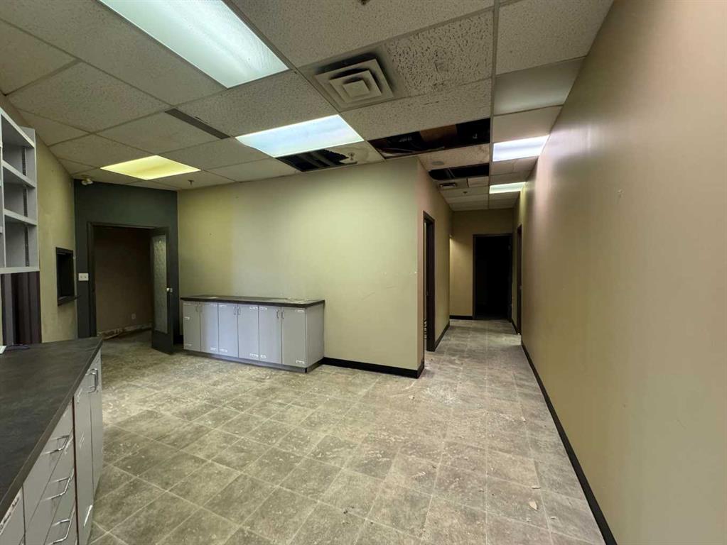 Fifth View of 1, 523 Woodpark Boulevard SW, Woodlands, Calgary, Alberta, T2W 4J3
