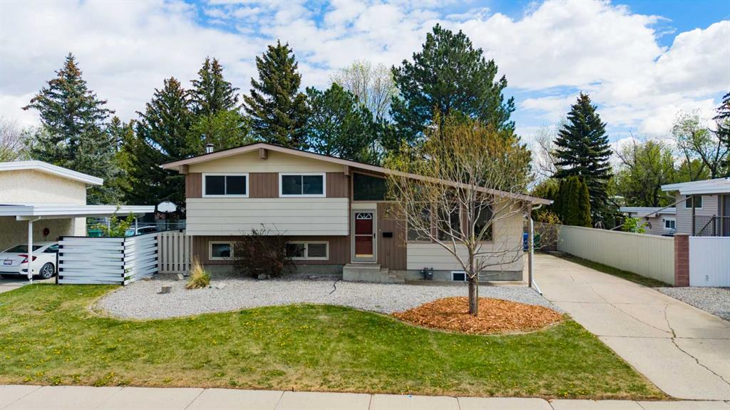 9 Queens Road W, A2314680, Alberta,