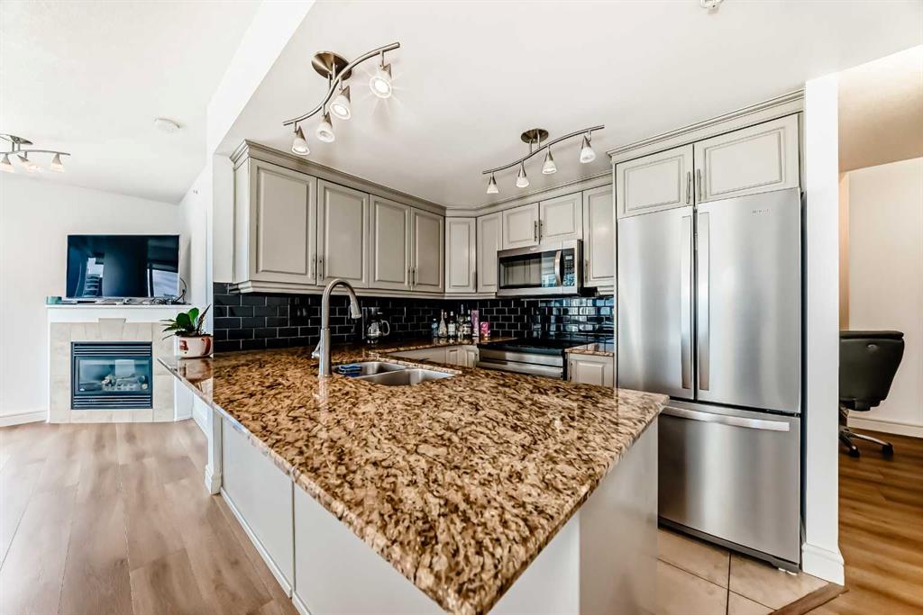 Third View of 2408, 910 5 Avenue SW, Downtown Commercial Core, Calgary, Alberta, T2P 0C3