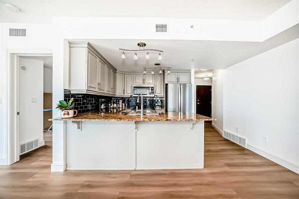 Fourth View of 2408, 910 5 Avenue SW, Downtown Commercial Core, Calgary, Alberta, T2P 0C3