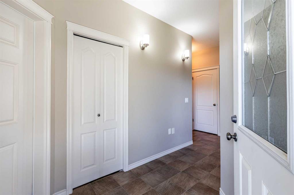 Fifth View of 16 Wheatland Drive SE, Southland, Medicine Hat, Alberta, T1B 0M7