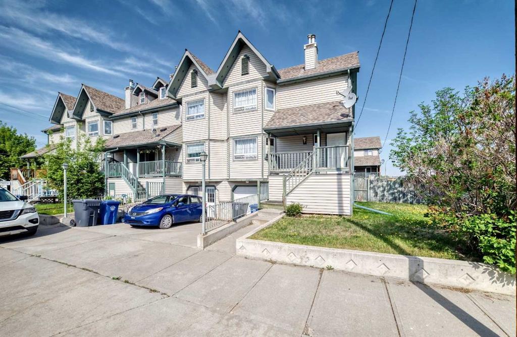 Second View of 8, 401 6 Street , NONE, Beiseker, Alberta, T0M 0G0