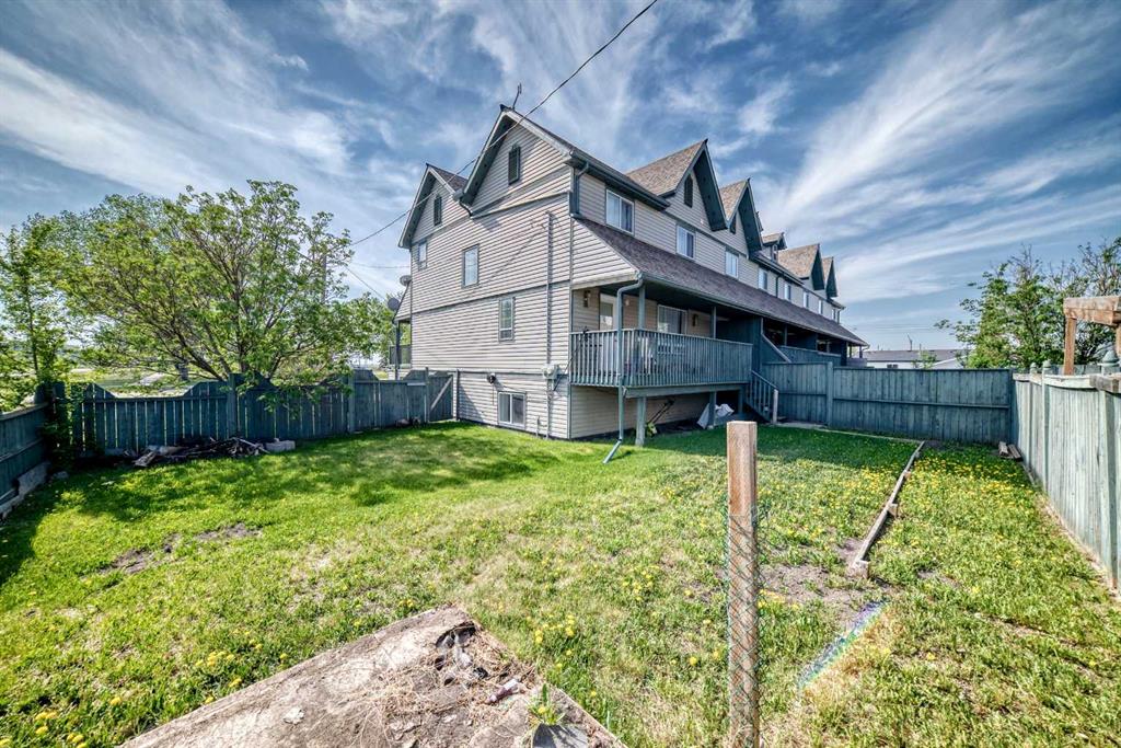 Third View of 8, 401 6 Street , NONE, Beiseker, Alberta, T0M 0G0