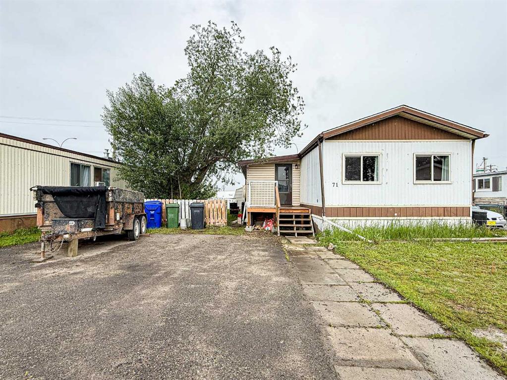 Second View of 71 5800 46 Street , NONE, Olds, Alberta, T4H 1G8