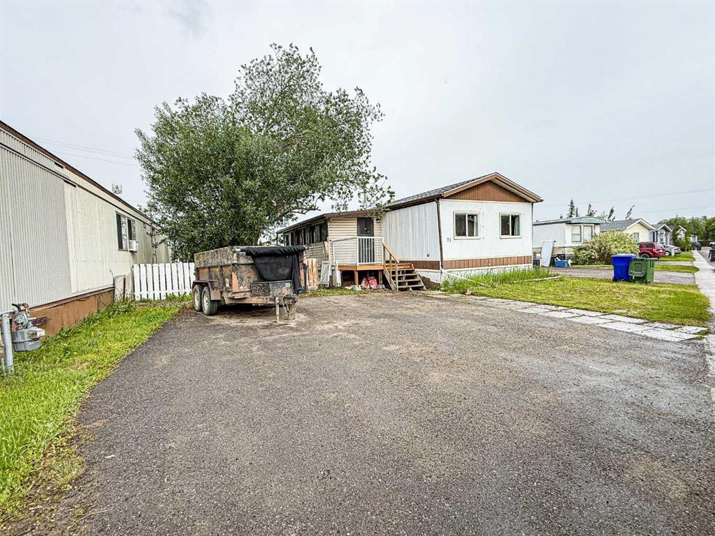 Third View of 71 5800 46 Street , NONE, Olds, Alberta, T4H 1G8