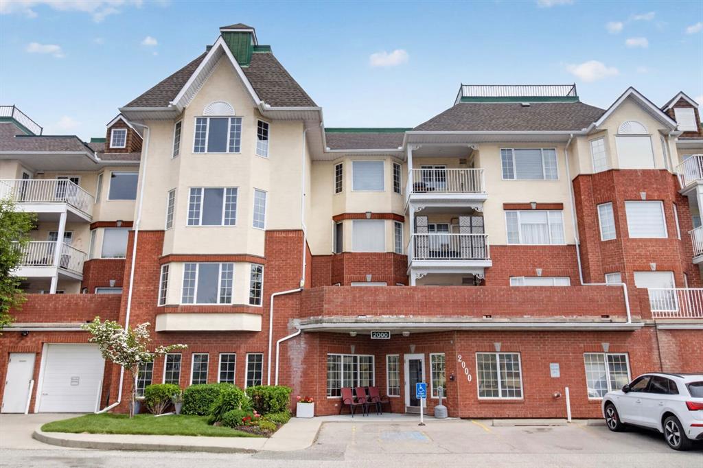 Fourth View of 314, 2314 Sienna Park Green SW, Signal Hill, Calgary, Alberta, T3H 3N7