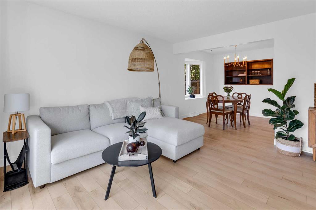 Fifth View of 77 Hogarth Crescent SW, Haysboro, Calgary, Alberta, T2V3A8
