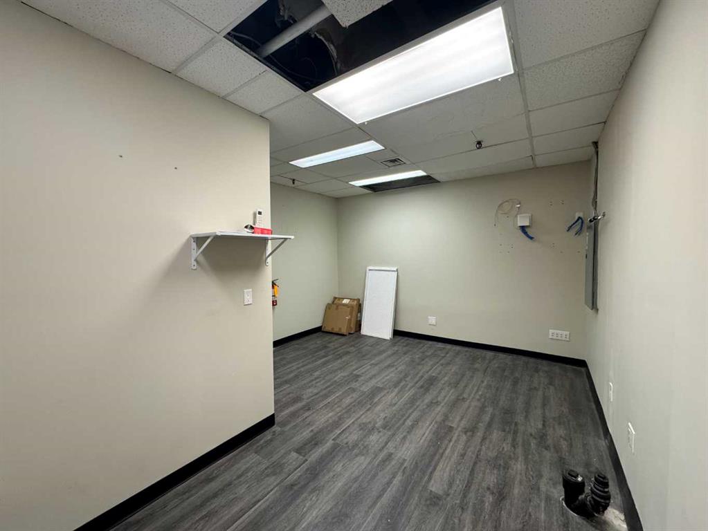 Fifth View of 3, 523 Woodpark Boulevard SW, Woodlands, Calgary, Alberta, T2W 4J3
