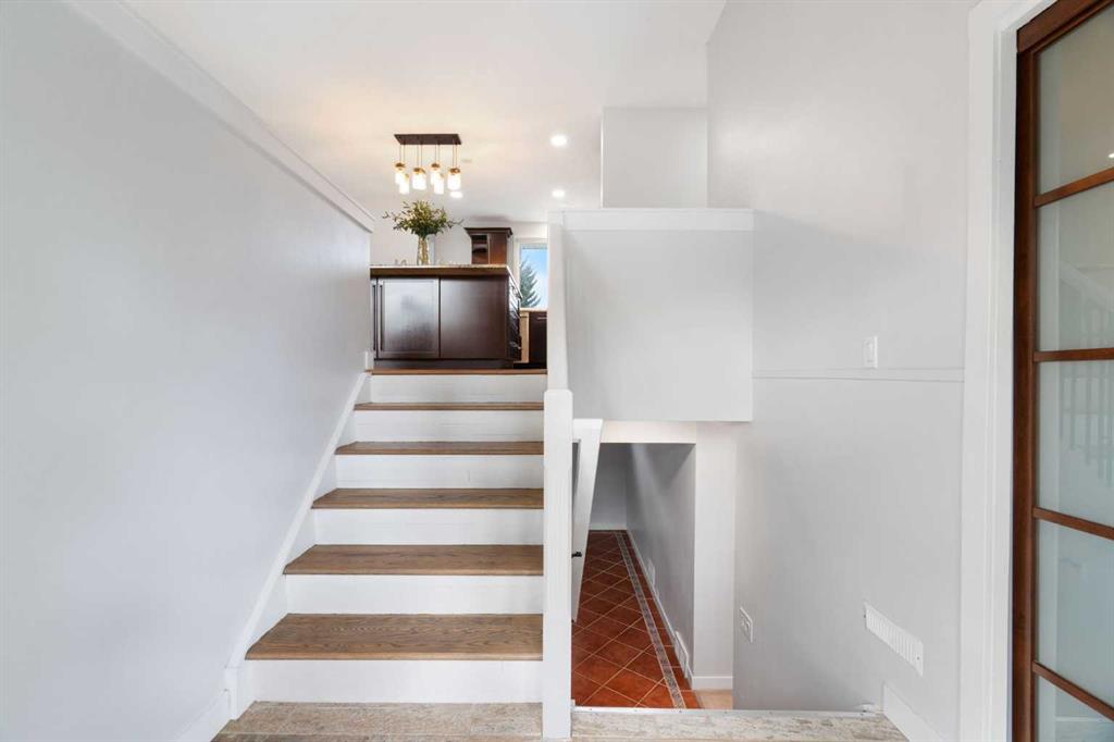 Fourth View of 1016 Cannock Place SW, Canyon Meadows, Calgary, Alberta, T2W 1M7