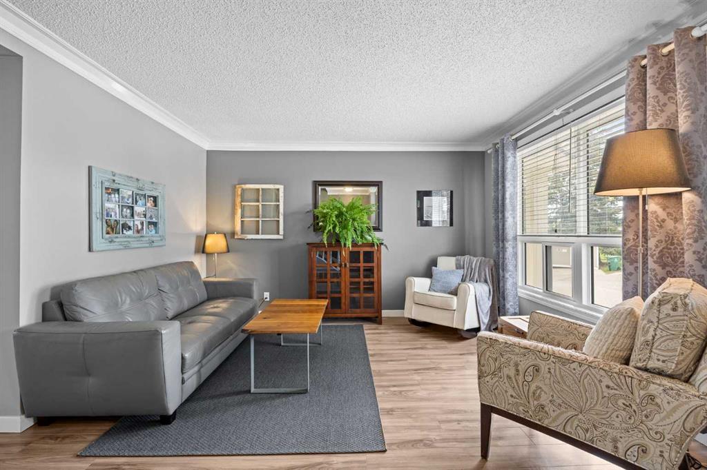 Fifth View of 165 Woodmont Terrace SW, Woodbine, Calgary, Alberta, T2W 4Z4