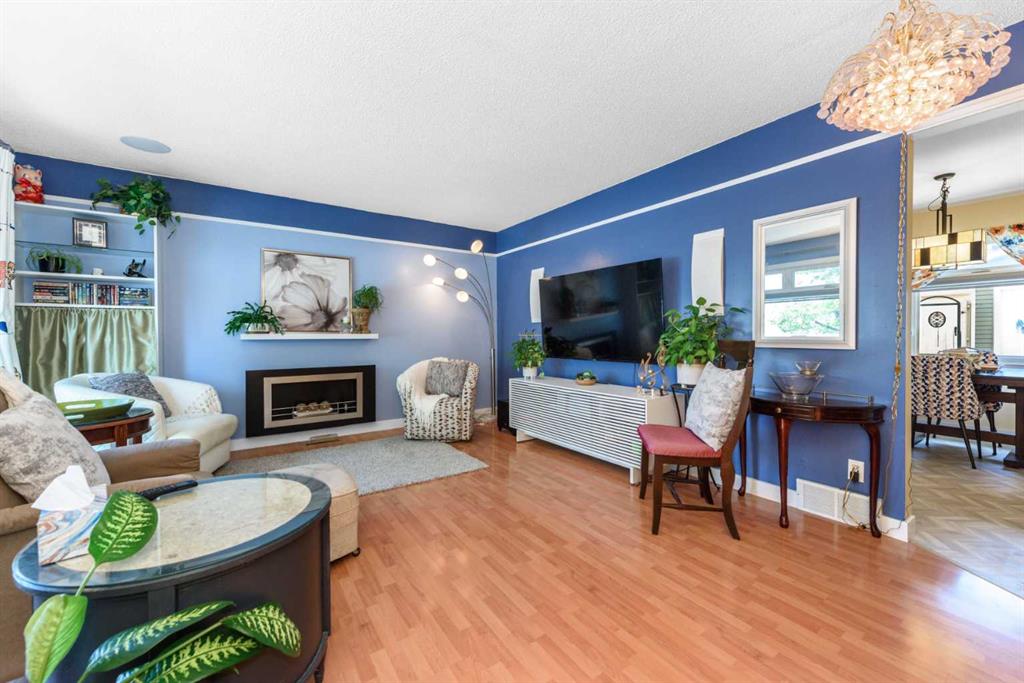 Fifth View of 208 Van Horne Crescent NE, Vista Heights, Calgary, Alberta, T2E6H1