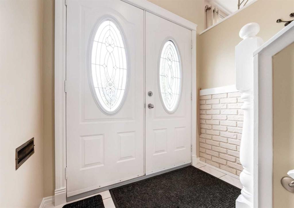 Third View of 332 Pinemont Road NE, Pineridge, Calgary, Alberta, T1Y1V7