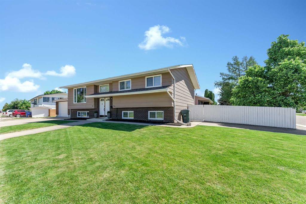 Third View of 8 Corbitt Way SE, Crestwood-Norwood, Medicine Hat, Alberta, T1B1V2