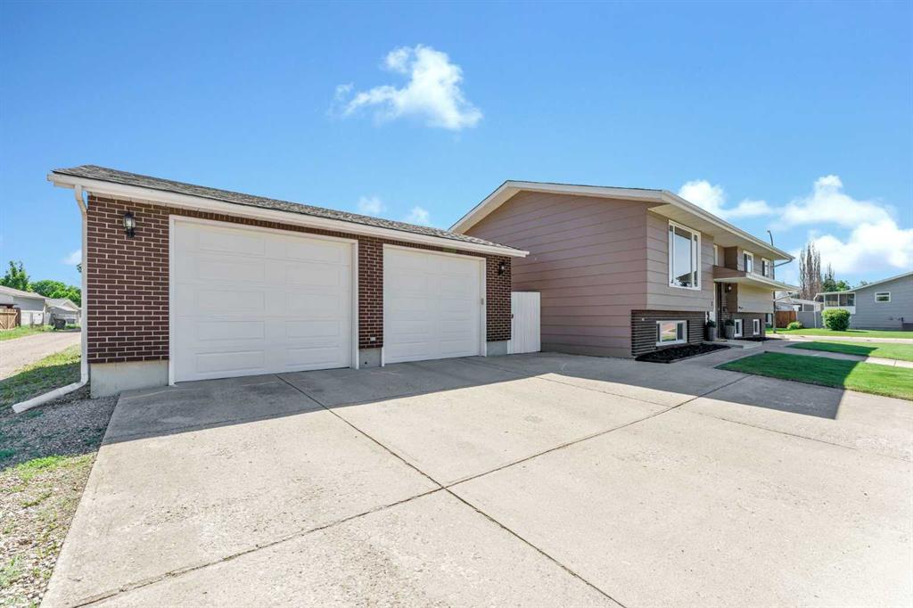 Fourth View of 8 Corbitt Way SE, Crestwood-Norwood, Medicine Hat, Alberta, T1B1V2