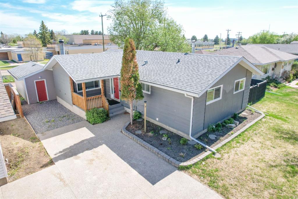 Second View of 3 Montcalm Avenue , Mount Pleasant, Camrose, Alberta, T4V 2K9