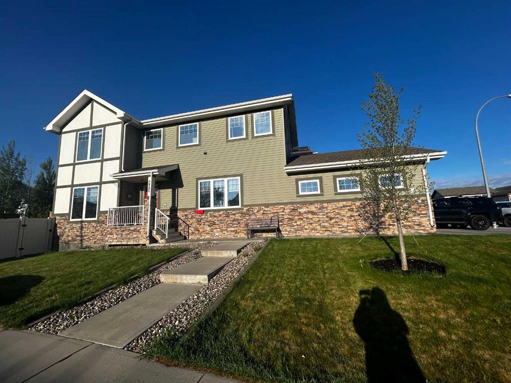 Second View of 802 Keystone Meadows W, Copperwood, Lethbridge, Alberta, T1J 4S7