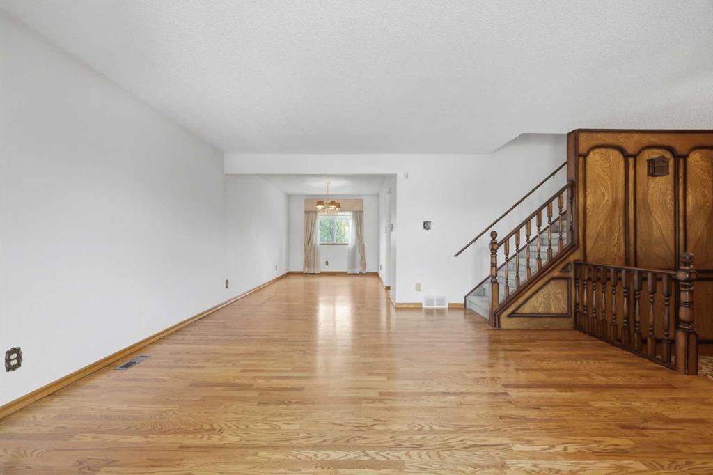 Fifth View of 480 Berkley Crescent NW, Beddington Heights, Calgary, Alberta, T3K1A8