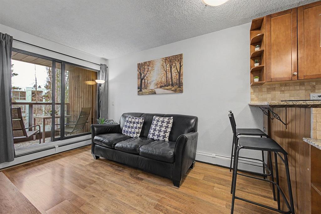 Fifth View of 207, 2130 17 Street SW, Bankview, Calgary, Alberta, T2T4M4
