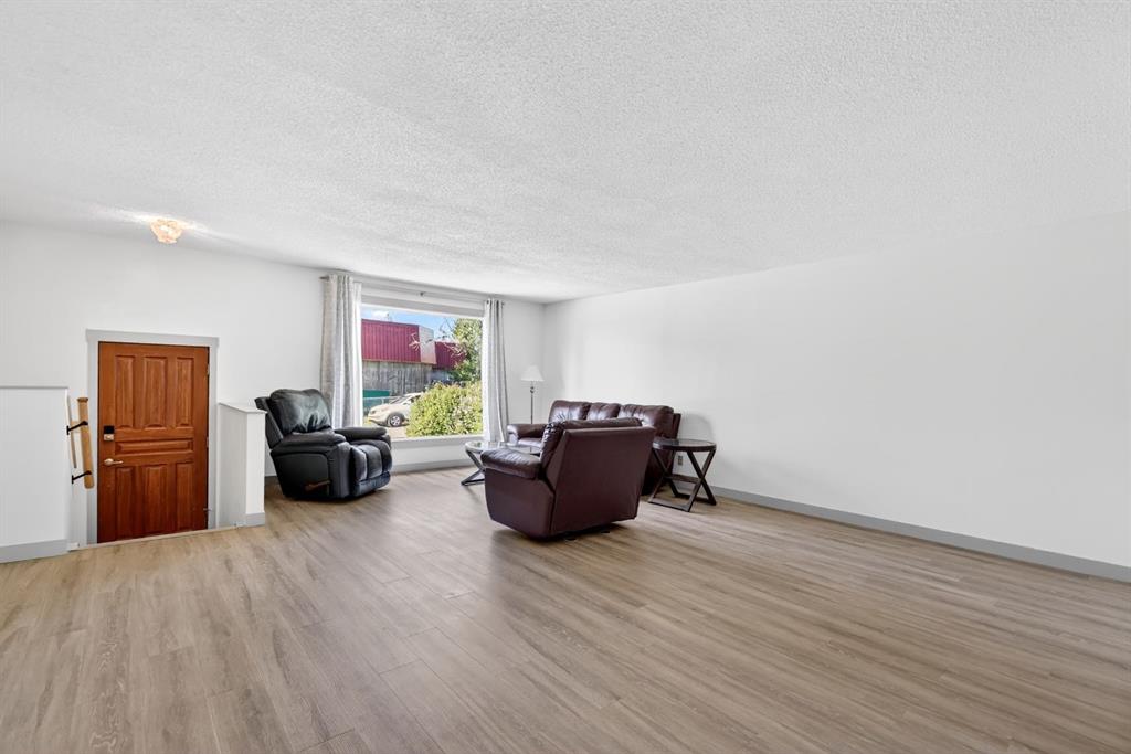 Fifth View of 912 Stonehaven Road SW, Southwood, Calgary, Alberta, T2W 0P6