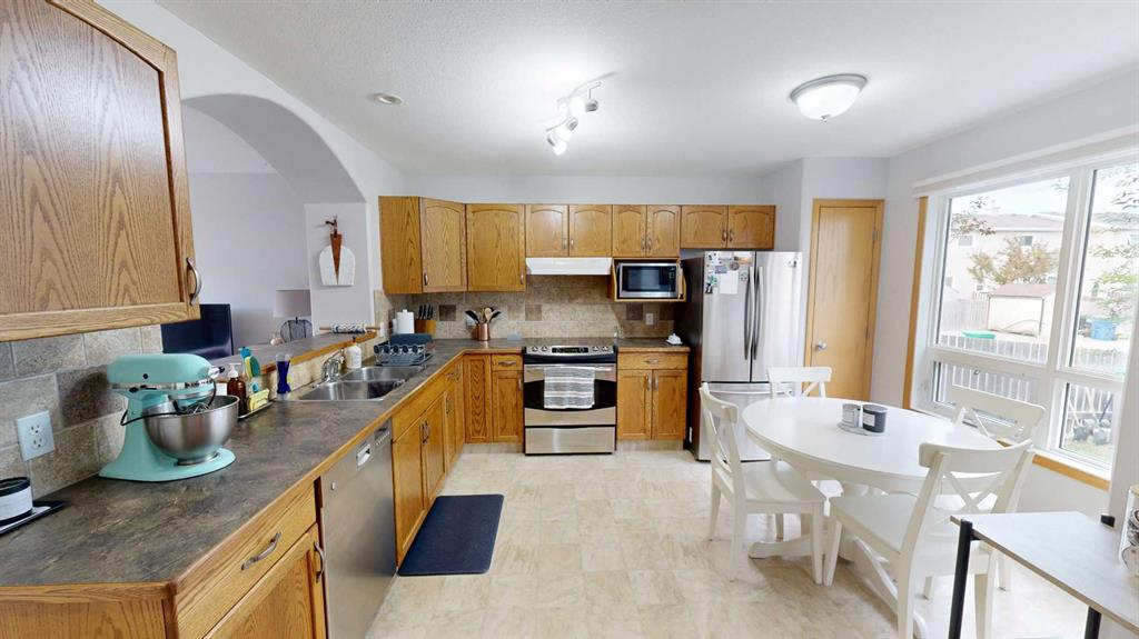 Third View of 173 Lynx Cove N, Uplands, Lethbridge, Alberta, T1H 5Z6