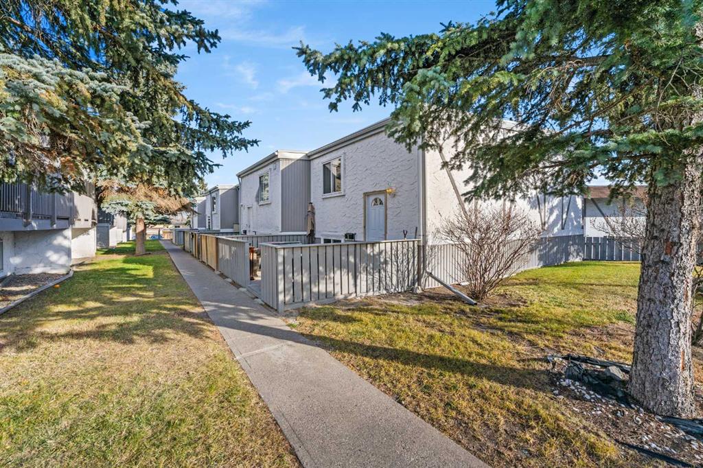 Second View of 1, 455 Huntsville Crescent NW, Huntington Hills, Calgary, Alberta, T2K 4W3