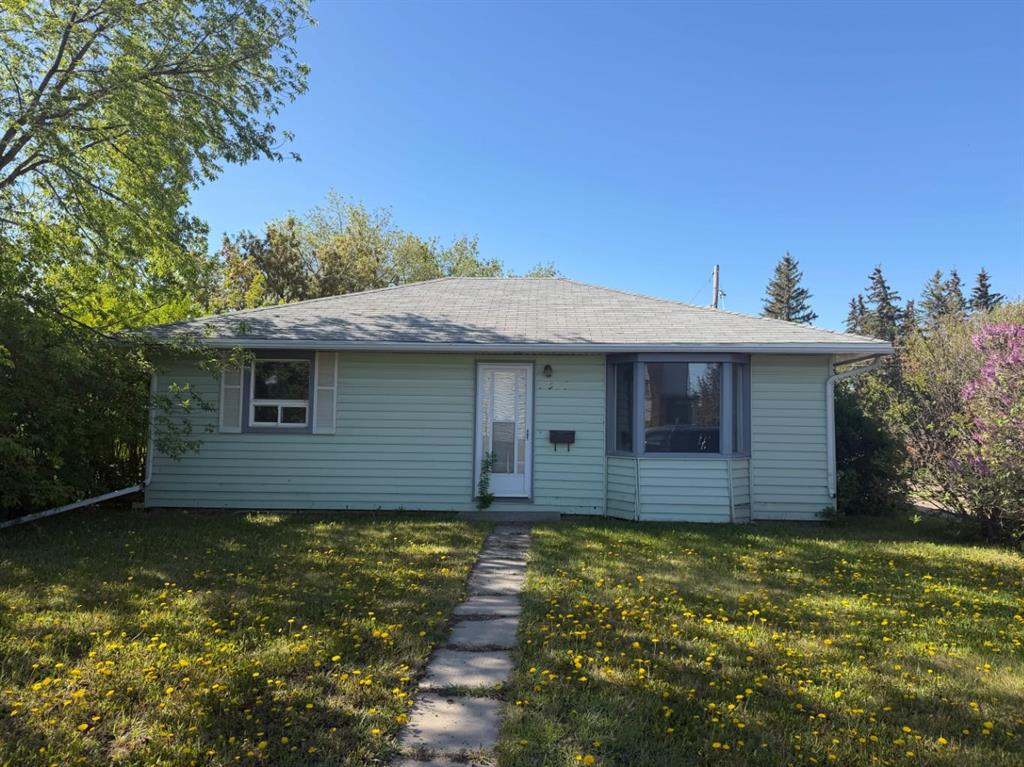 9657 Hillcrest Drive , A2315521, Alberta,