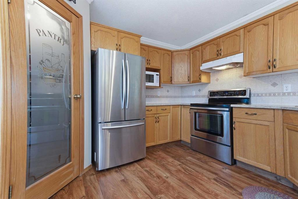 Fourth View of 4318 60 Avenue , Napoleon Lake, Innisfail, Alberta, T4G 1L2