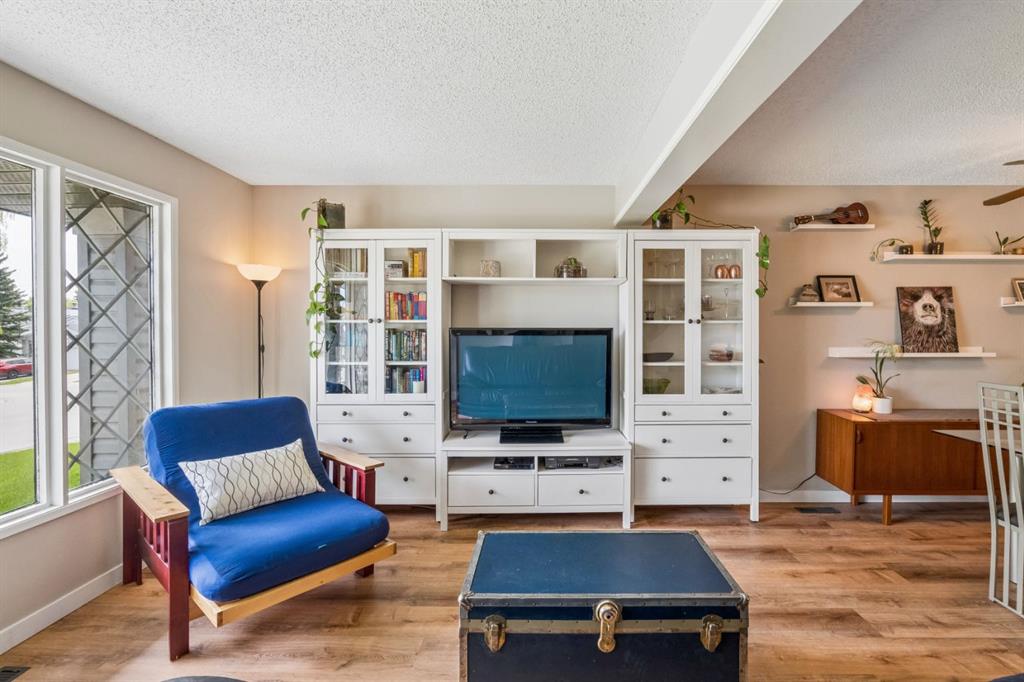 Fifth View of 47 Cedargrove Way SW, Cedarbrae, Calgary, Alberta, T2W 4V1